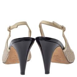 Pre Owned صندل شانيل مزين بشعار الماركة سي سي بمقدمة مفتوحة و بفتحة كعب جلد قصات ليزر أبيض مقاس 37.5