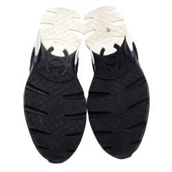 Pre Owned  حذاء رياضي شانيل برباط علوي جلد و نايلون أزرق و أبيض مقاس 37.5