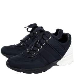 Pre Owned  حذاء رياضي شانيل برباط علوي جلد و نايلون أزرق و أبيض مقاس 37.5