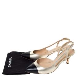 Pre Owned صندل شانيل فتحة كعب غطاء مقدمة جلد أسود / ذهبي مقاس 38