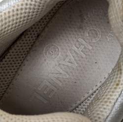 Pre Owned حذاء رياضي شانيل قماش وجلد فضي/ رمادي سي سي منخفض من أعلى مقاس 38