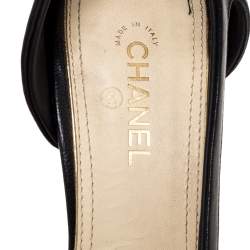 Pre Owned Chanel Black Leather Faux Pearl Heel Pumps Size 38