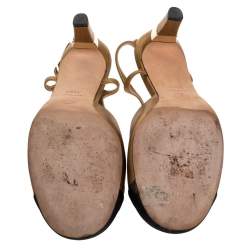 مملوكة مسبقًا Chanel Two Tone Leather And Fabric Cap Toe Slingback Sandals Size 39.5