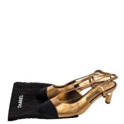 مملوكة مسبقًا Chanel Two Tone Leather And Fabric Cap Toe Slingback Sandals Size 39.5