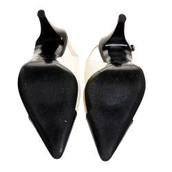 Pre Owned صندل شانيل فتحة كعب مقدمة مدببة جلد أسود / أبيض مقاس 41.5