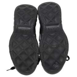 Pre Owned حذاء رياضي شانيل مرتفع من أعلى رباط سويدى ونايلون أسود مقاس 36