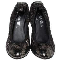 Pre Owned حذاء كعب عالي شانيل مجعد مقدمة فضية جلد مزخرف فضي و أسود مقاس 37