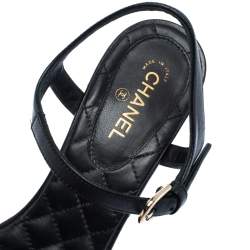 Pre Owned صندل شانيل سير كاحل و مزين زهوركاميليا جلد أسود مقاس 36.5