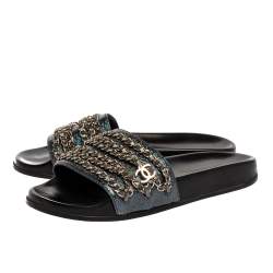 مملوكة مسبقًا Chanel Metallic Blue Holographic Leather Tropiconic Chain Detail Slides Size 39