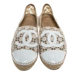 Pre Owned Chanel White Lace And Patent Leather CC Espadrille Flats Size 37