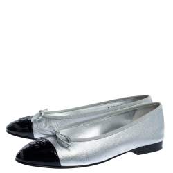 Pre Owned Chanel Silver/Black Leather And Patent Bow CC Cap Toe Ballet Flats Size 40