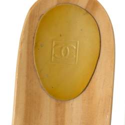 Pre Owned صندل سلايدز شانيل كلوغ خشبي جلد أصفر لامع مقاس 41