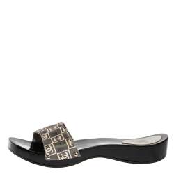 مملوكة مسبقًا Chanel Grey/White CC Logo Print Satin Wooden Clog Slides Size 41