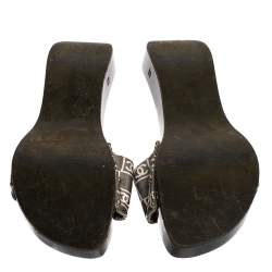 مملوكة مسبقًا Chanel Grey/White CC Logo Print Satin Wooden Clog Slides Size 41