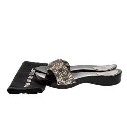 مملوكة مسبقًا Chanel Grey/White CC Logo Print Satin Wooden Clog Slides Size 41