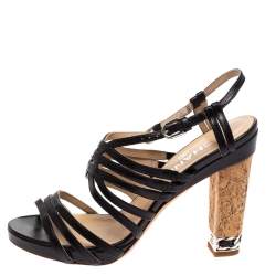 مملوكة مسبقًا صندل شانيل جلد أسود كعب فينيل مزخرف سلسلة بسيور مقاس 38.5