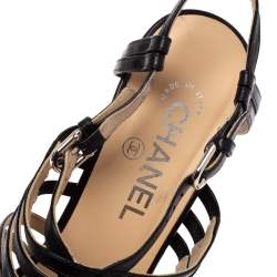 مملوكة مسبقًا صندل شانيل جلد أسود كعب فينيل مزخرف سلسلة بسيور مقاس 38.5