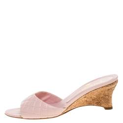 Pre Owned صندل شانيل مقدمة مفتوحة و كعب رروكي فليني مزين سي سي جلد مبطن وردي مقاس 38.5