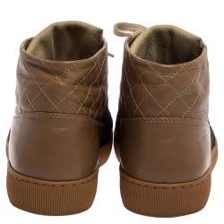 مملوكة مسبقًا Chanel Tricolor Quilted Leather CC High Top Sneakers Size 39.5