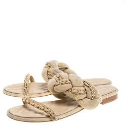 مملوكة مسبقًا صندل فلات شانيل مزخرف سلسلة جلد و سويدي بيج مقاس 39