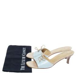 Pre Owned صندل سلايد شانيل جلد أزرق فاتح برباط وفيونكة سي سي مزخرف مقاس 39