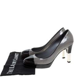 Pre Owned حذاء كعب عالي شانيل مقدمة سوداء مزين شعار الماركة سي سي جلد لامع أسود و رصاصي مقاس 38