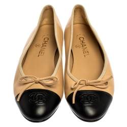 Pre Owned حذاء باليرينا فلات جلد لامع مقدمة سوداء مقاس 38.5