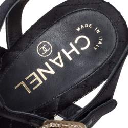 Pre Owned صندل شانيل طراز سيور و كعب زجاج عضوي و مزخرف كريستال ساتان أسود مقاس 39