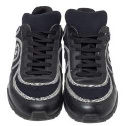 مملوكة مسبقًا Chanel Black Fabric And Leather CC Low Top Sneakers Size 38.5