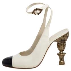 مملوكة مسبقًا Chanel Cream/Black Leather Cap Toe Slingback Sandals Size 38.5