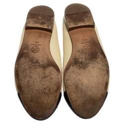 مملوكة مسبقًا Chanel Cream/Black Leather CC Cap Toe Ballet Flats Size 40