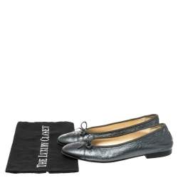 Pre Owned Chanel Metallic Grey Leather Bow Ballet Flats Size 38