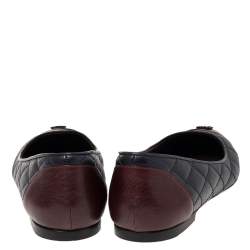 مملوكة مسبقًا Chanel Navy Blue/Burgundy Leather and Patent Leather CC Cap Ballet Flats Size 39