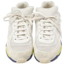 مملوكة مسبقًا حذاء رياضي شانيل رباط علوي مزين شعار الماركة سي سي شبك و جلد أبيض مقاس 37