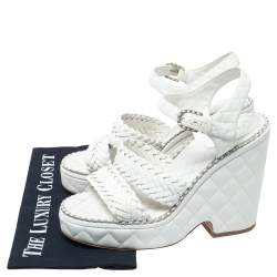 Pre Owned Chanel White Quilted Leather Chain Around Ankle Strap Platform Wedge Sandals Size 39.5