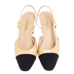 مملوكة مسبقًا Chanel Beige/Black Leather and Fabric Cap Toe Slingback Sandals Size 40.5