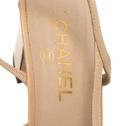 مملوكة مسبقًا Chanel Beige/Black Leather and Fabric Cap Toe Slingback Sandals Size 40.5