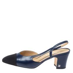 مملوكة مسبقًا Chanel Blue Leather And Black Canvas CC Cap Toe Slingback Sandals Size 39