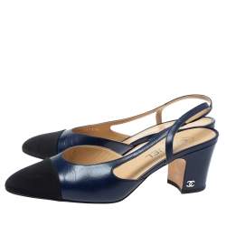 مملوكة مسبقًا Chanel Blue Leather And Black Canvas CC Cap Toe Slingback Sandals Size 39