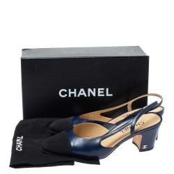 مملوكة مسبقًا Chanel Blue Leather And Black Canvas CC Cap Toe Slingback Sandals Size 39