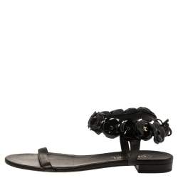 Pre Owned صندل شانيل سير كاحل كاميليا جلد أسود مقاس 42 C