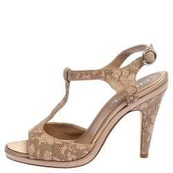 مملوكة مسبقًا Chanel Beige Laser Cut Floral Leather CC T-Strap Slingback Sandals Size 39.5