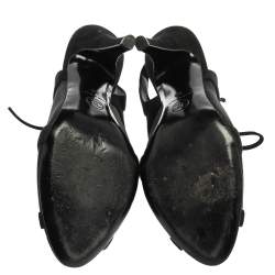 Pre Owned حذاء بوتي شانيل مقدمة مفتوحة سي سي حواف سويدي وشبك أسود مقاس 38