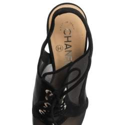 Pre Owned حذاء بوتي شانيل مقدمة مفتوحة سي سي حواف سويدي وشبك أسود مقاس 38