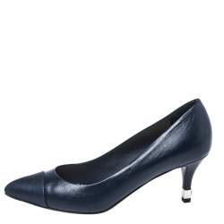 Pre Owned Chanel Blue Leather CC Cap Toe Pumps Size 39