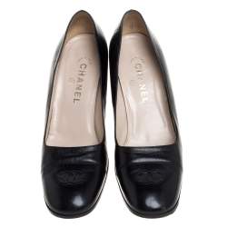 Pre Owned Chanel Black Leather CC Pumps Size 40