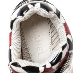 Pre Owned حذاء رياضي شانيل منخفض من أعلى سي سي جلد وبي في سي مطبوع متعدد الألوان مقاس 36.5