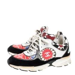 Pre Owned حذاء رياضي شانيل منخفض من أعلى سي سي جلد وبي في سي مطبوع متعدد الألوان مقاس 36.5