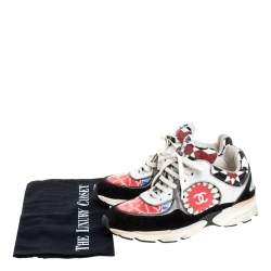 Pre Owned حذاء رياضي شانيل منخفض من أعلى سي سي جلد وبي في سي مطبوع متعدد الألوان مقاس 36.5