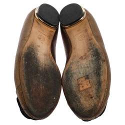 Pre Owned حذاء فلات باليه شانيل كاميليا جلد منقوش ذهبي مقاس 38